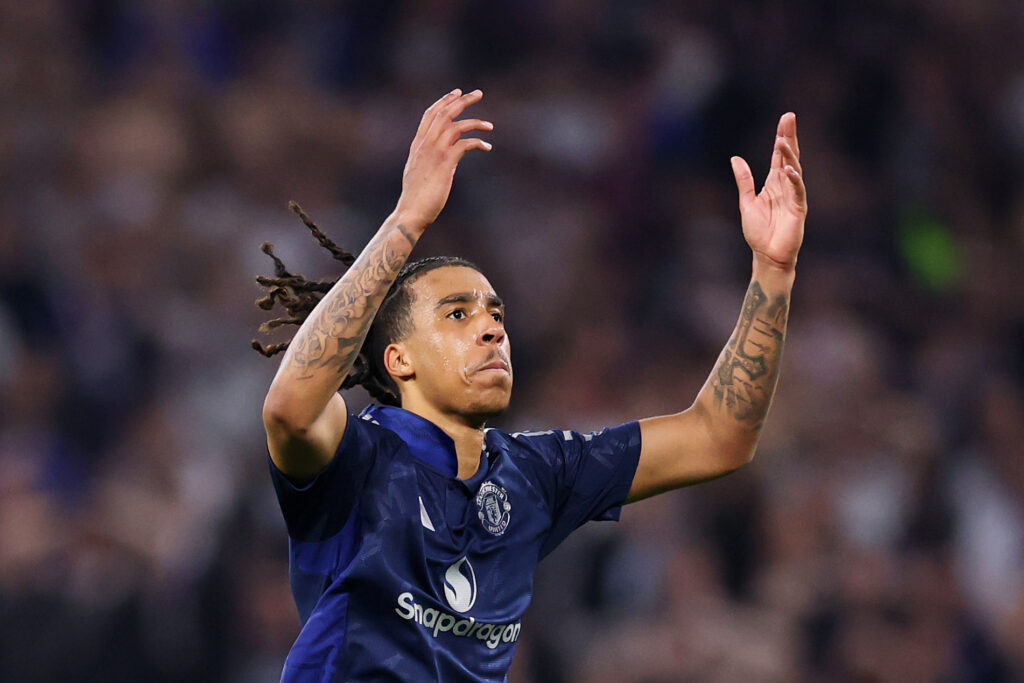 Lény Yoro, le Héros Inattendu de Manchester United : Un Match Éblouissant Contre l'OL