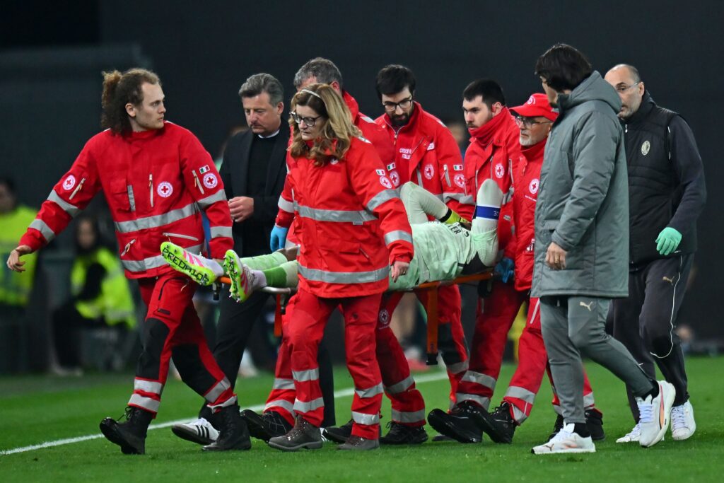 Incident Choquant : Mike Maignan Victime d'un Traumatisme Crânien lors du Match AC Milan - Udinese