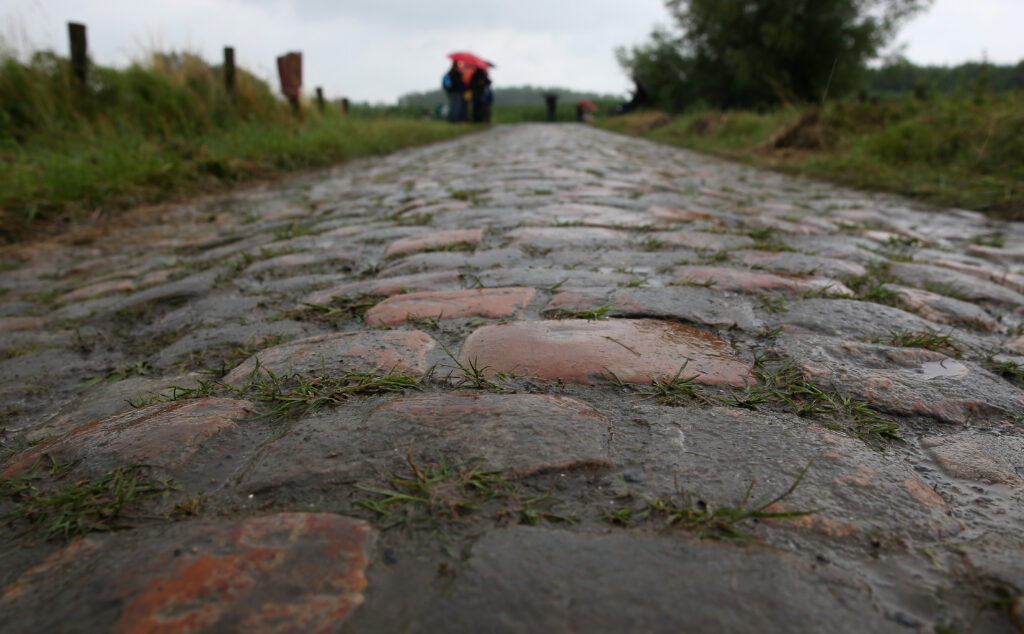 Mathieu van der Poel : Un Triplé Historique au Paris-Roubaix 2023