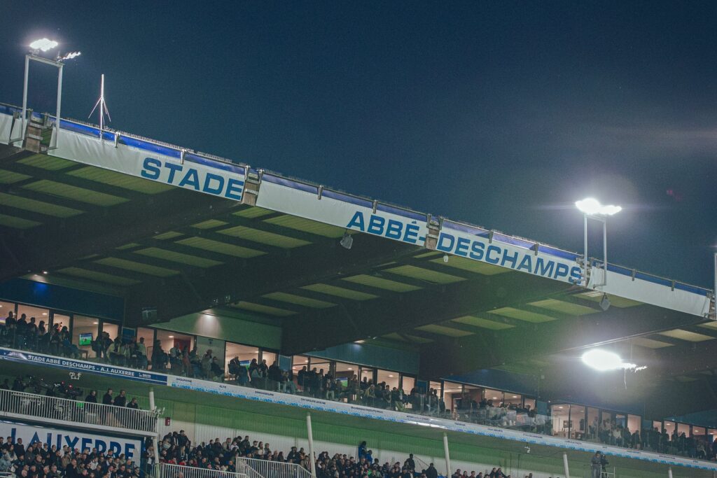 Absences et Incertitudes : L’AJ Auxerre Face au LOSC en Ligue 1