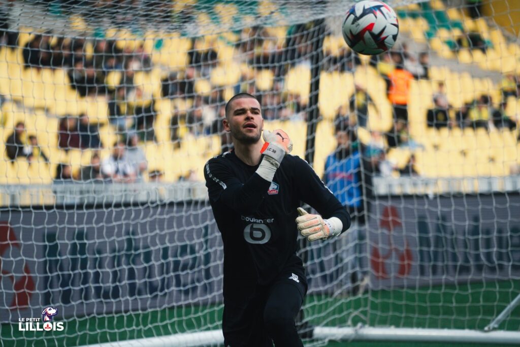Lucas Chevalier : Meilleur Gardien de Ligue 1 2024-2025, Un Talent Émergent au LOSC