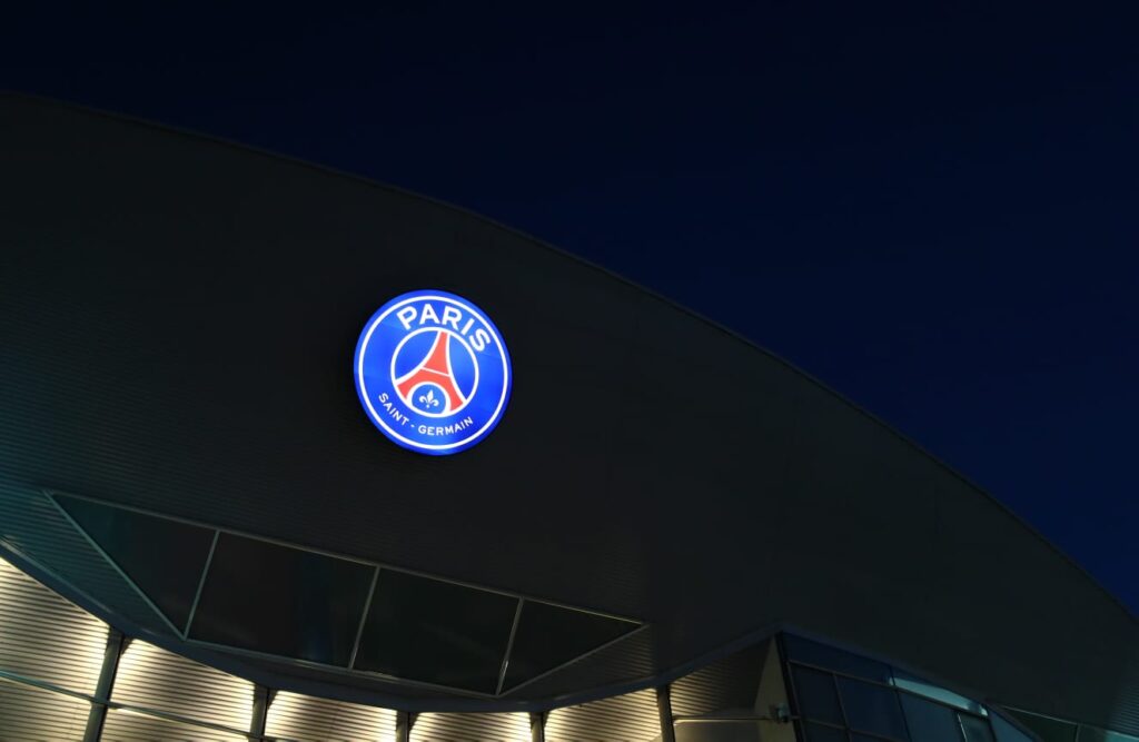 Luis Campos prolonge son contrat avec le PSG et QSI jusqu'en 2030 : Une Nouvelle Ère s’Annonce