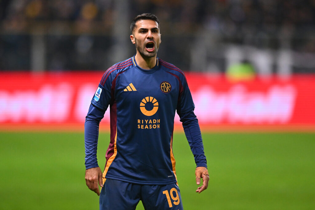 Duel Épique en Ligue Europa : Zeki Celik et Tiago Djalo, Anciens du LOSC en Action