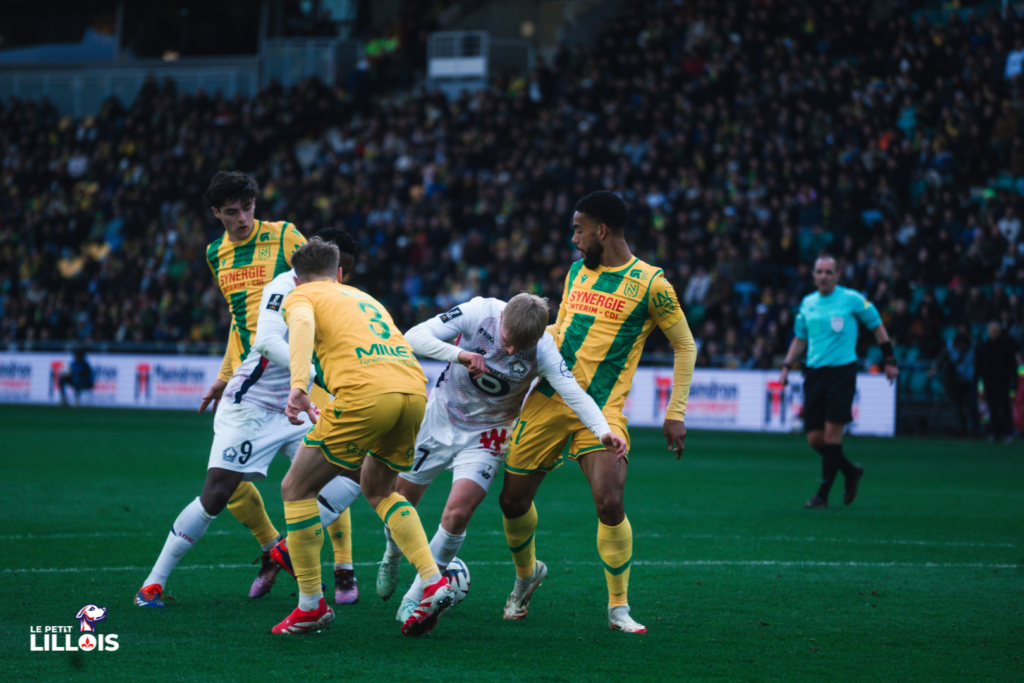 La Tempête Castelletto : LFP Sanctionne le Défenseur du FC Nantes avec Deux Matchs de Suspension